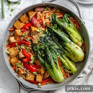 completed Vegetable Yaki Udon Noodles [Stir-Fry] on a plate