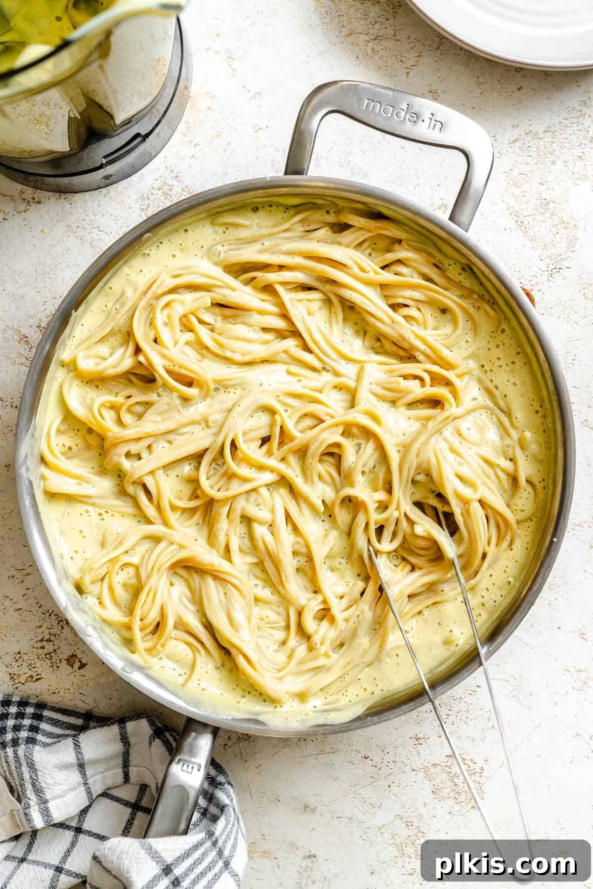 Creamy Vegan Cauliflower Alfredo Sauce Recipe 2 Completed Cauliflower Alfredo Sauce (Vegan) in a bowl.